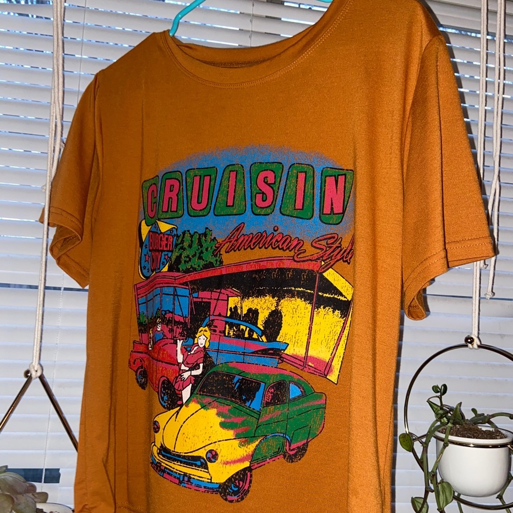 Graphic tee